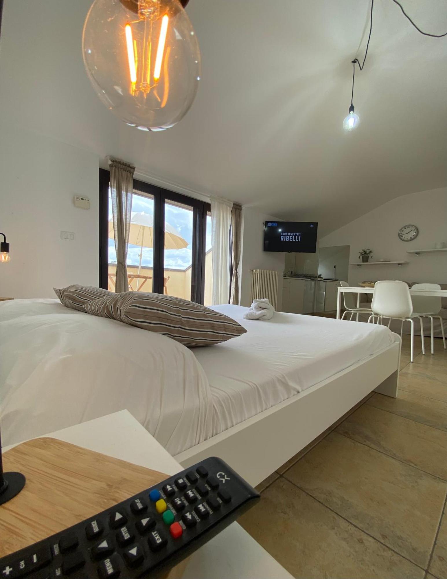 Ferienwohnung Attico Con Terrazzo Panoramico Maiella - 1Piano - Vasto Exterior foto